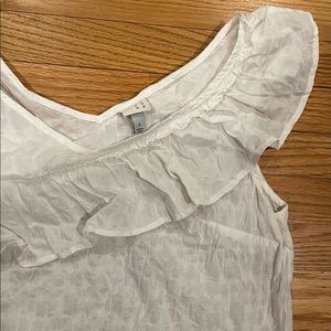 White asymmetric linen top. A New Day size L